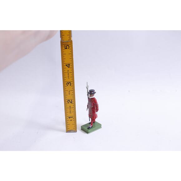 Vintage Tin Soldiar, British Guard, Metal, Small Figure, Not A Toy, Tourist - Picture 2 of 4